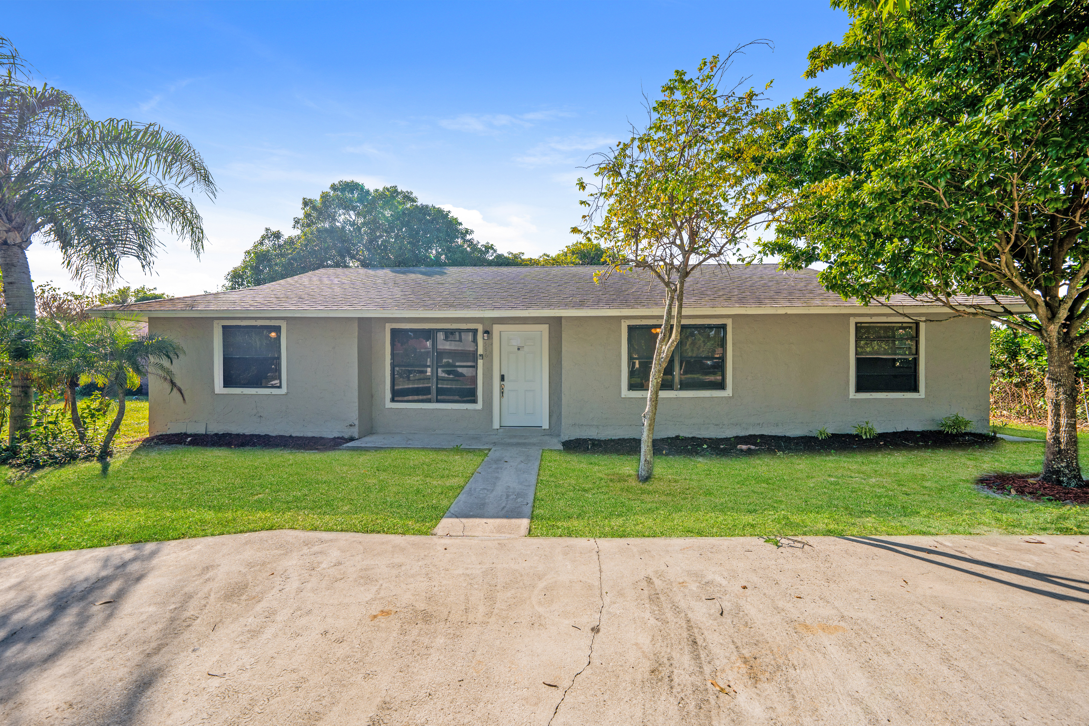 586 Udell Ln Delray Beach, FL 33445
